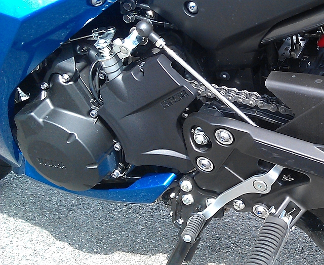 gear linkage and left side of the motor on a yamaha XJ6 diversion